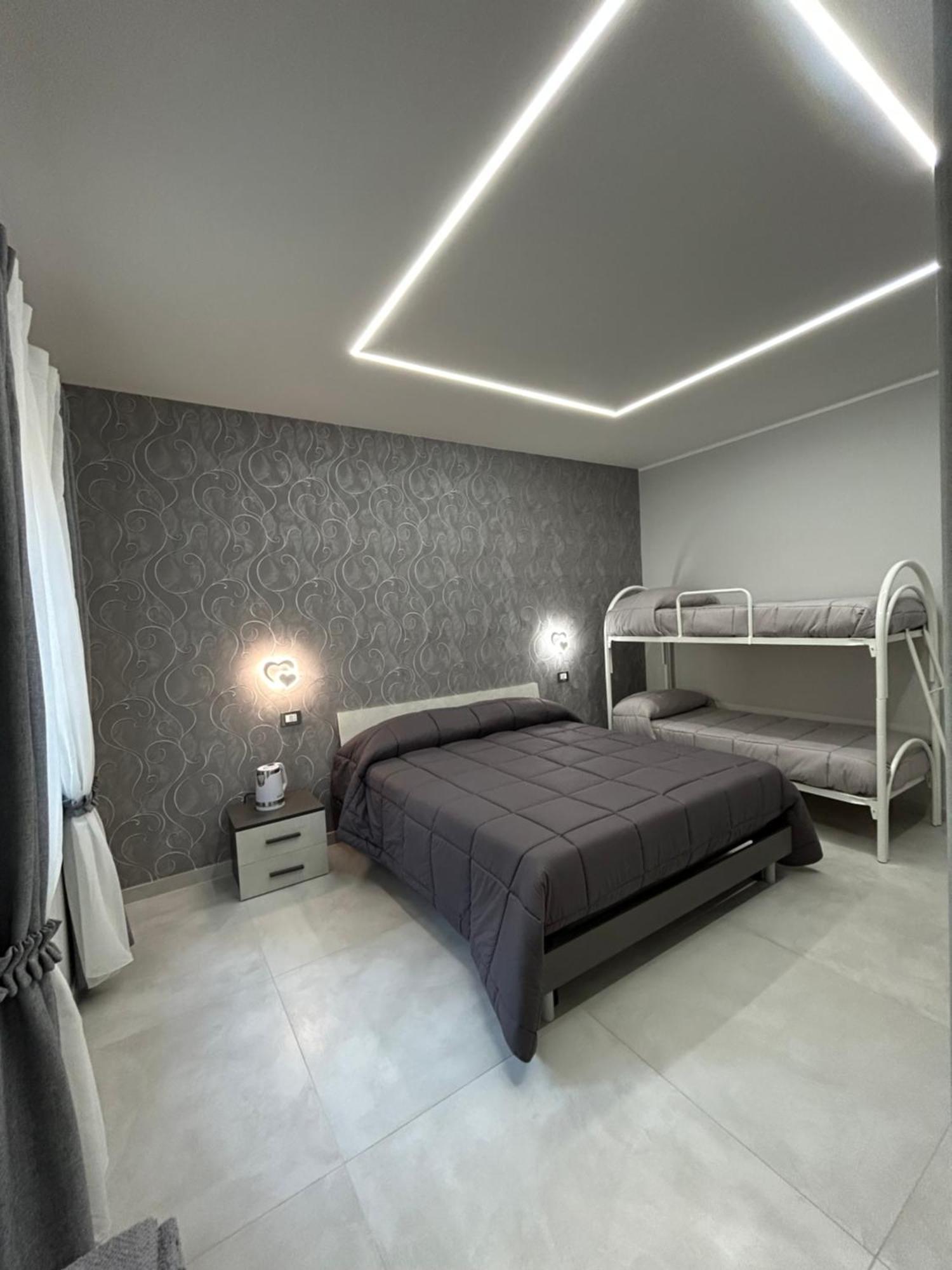 Skycity 2 B&B Napoli Exterior foto